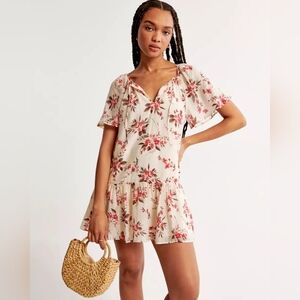 NWT Abercrombie & Fitch 'Floaty Trapeze mini dress' Size SP, Cream Floral